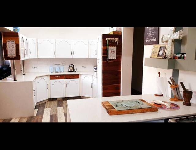 4 BEDROOM HOUSE FOR SALE IN MONDEOR